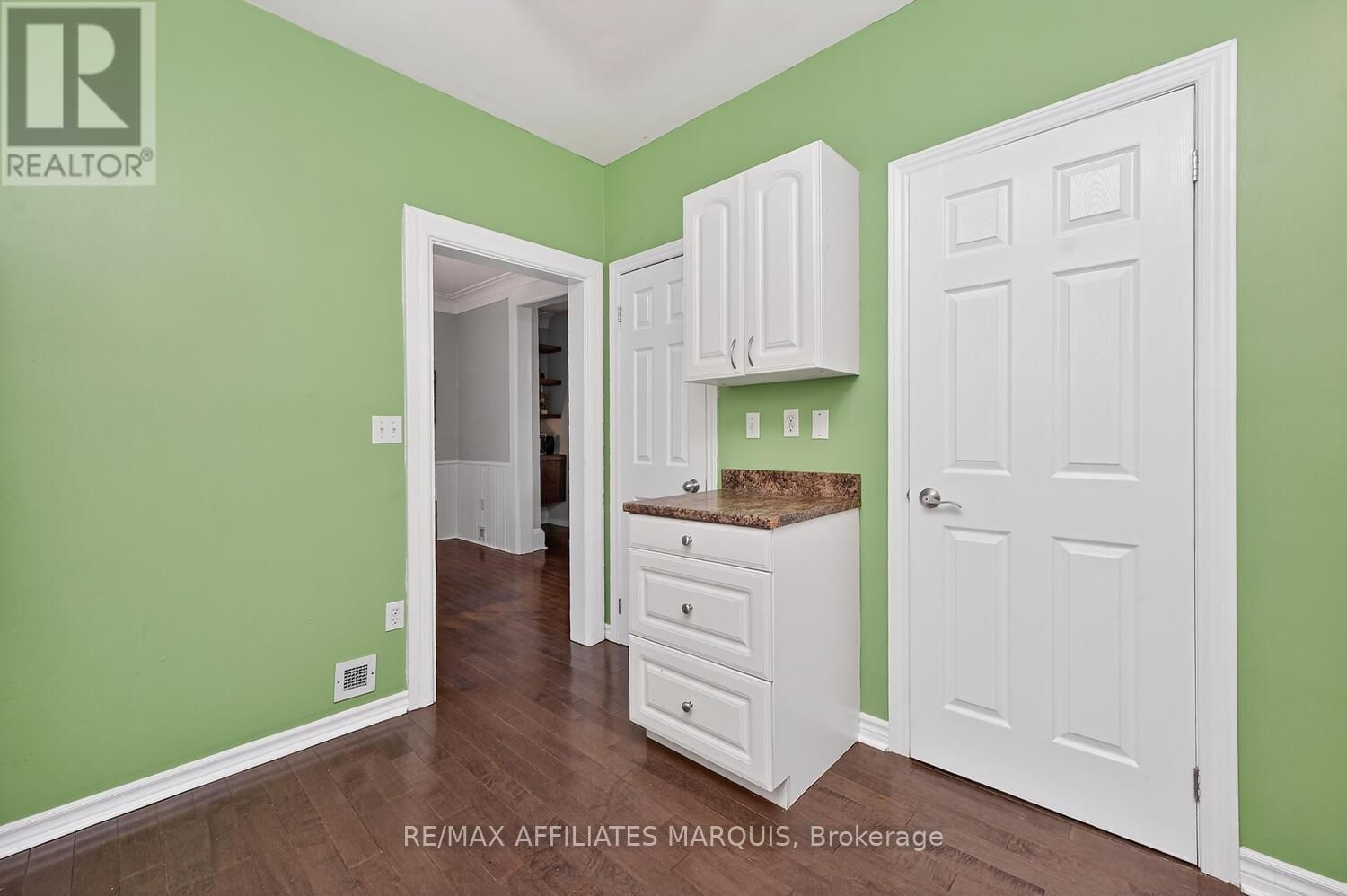 20 RIVER STREET Image 21