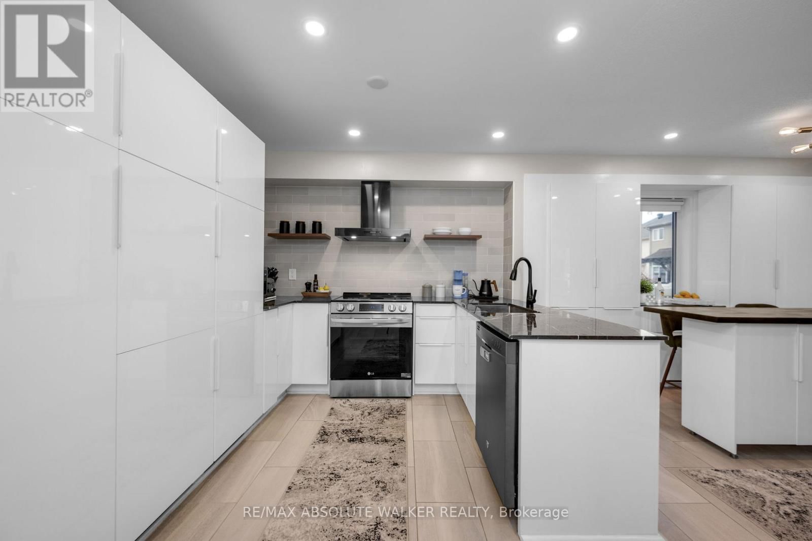 1641 FRENETTE STREET Image 12