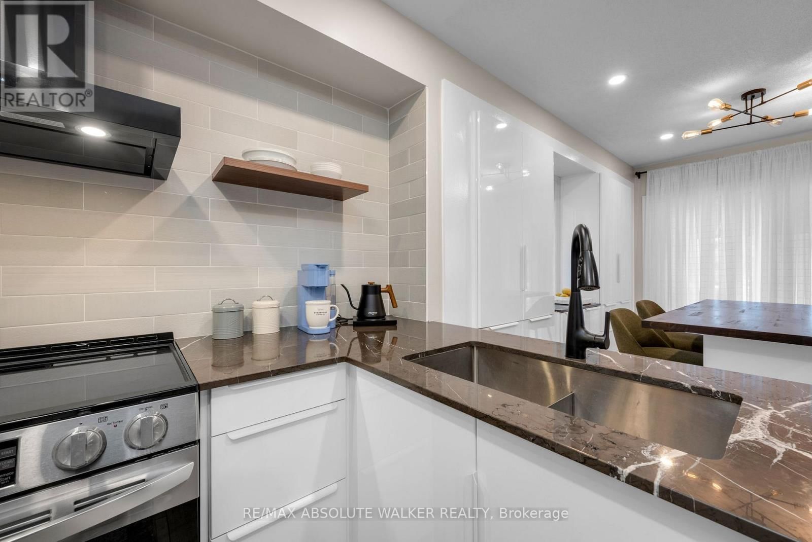 1641 FRENETTE STREET Image 14