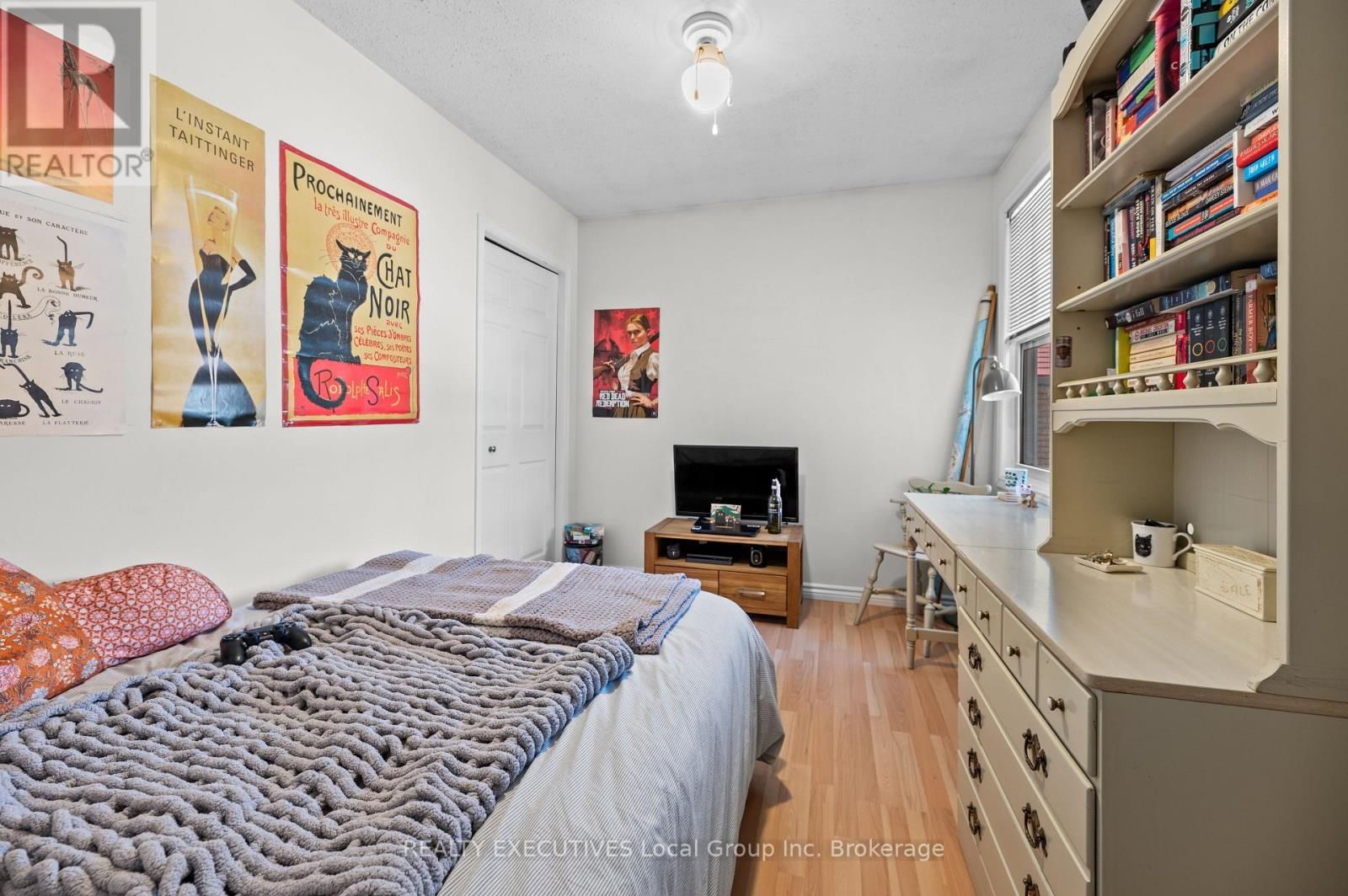 32 OAKDALE ROAD Image 16