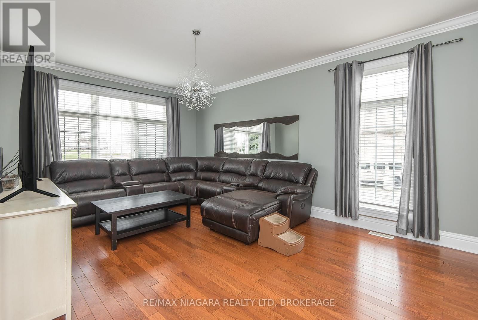 5199 SHERKSTON ROAD Image 15