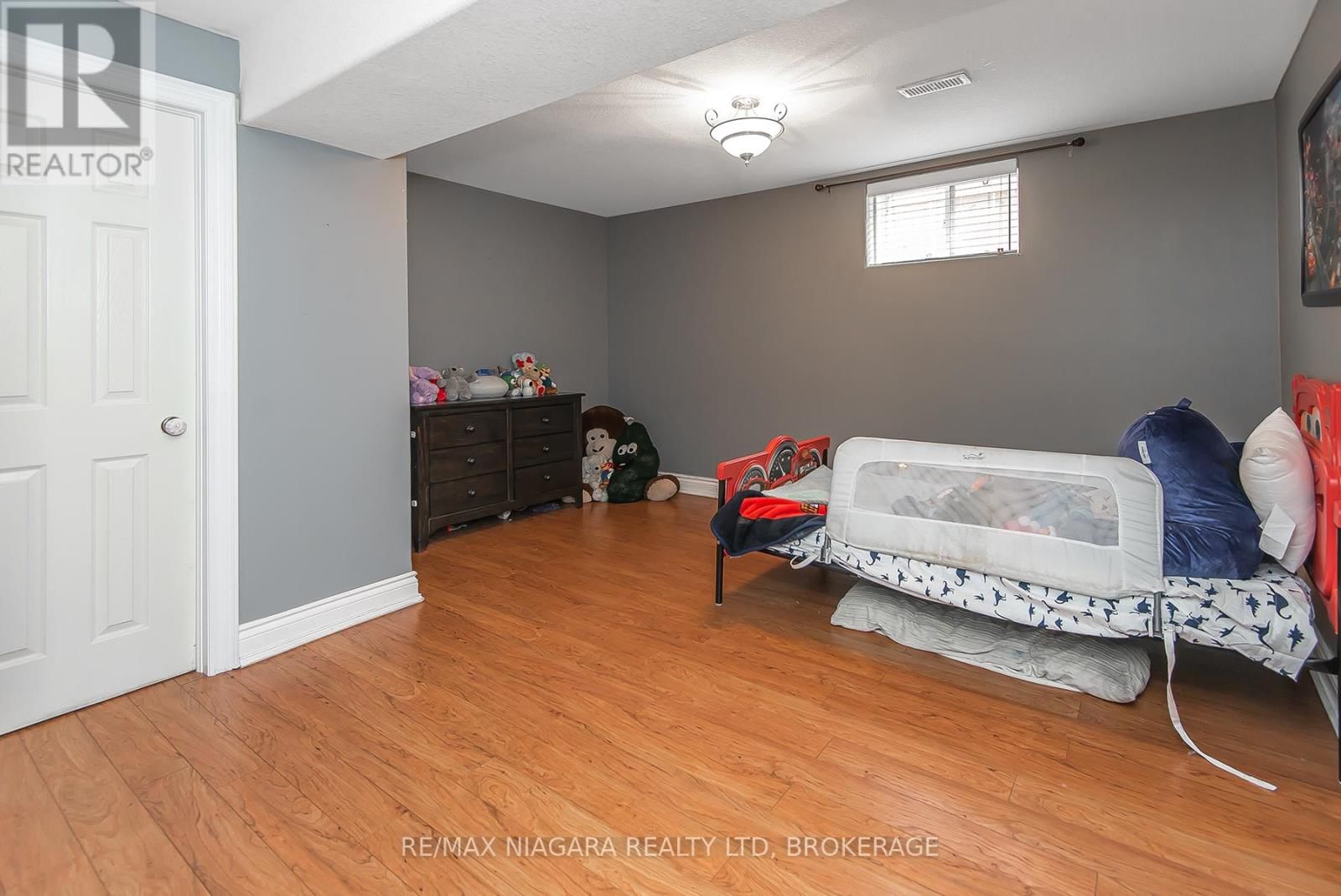 5199 SHERKSTON ROAD Image 42