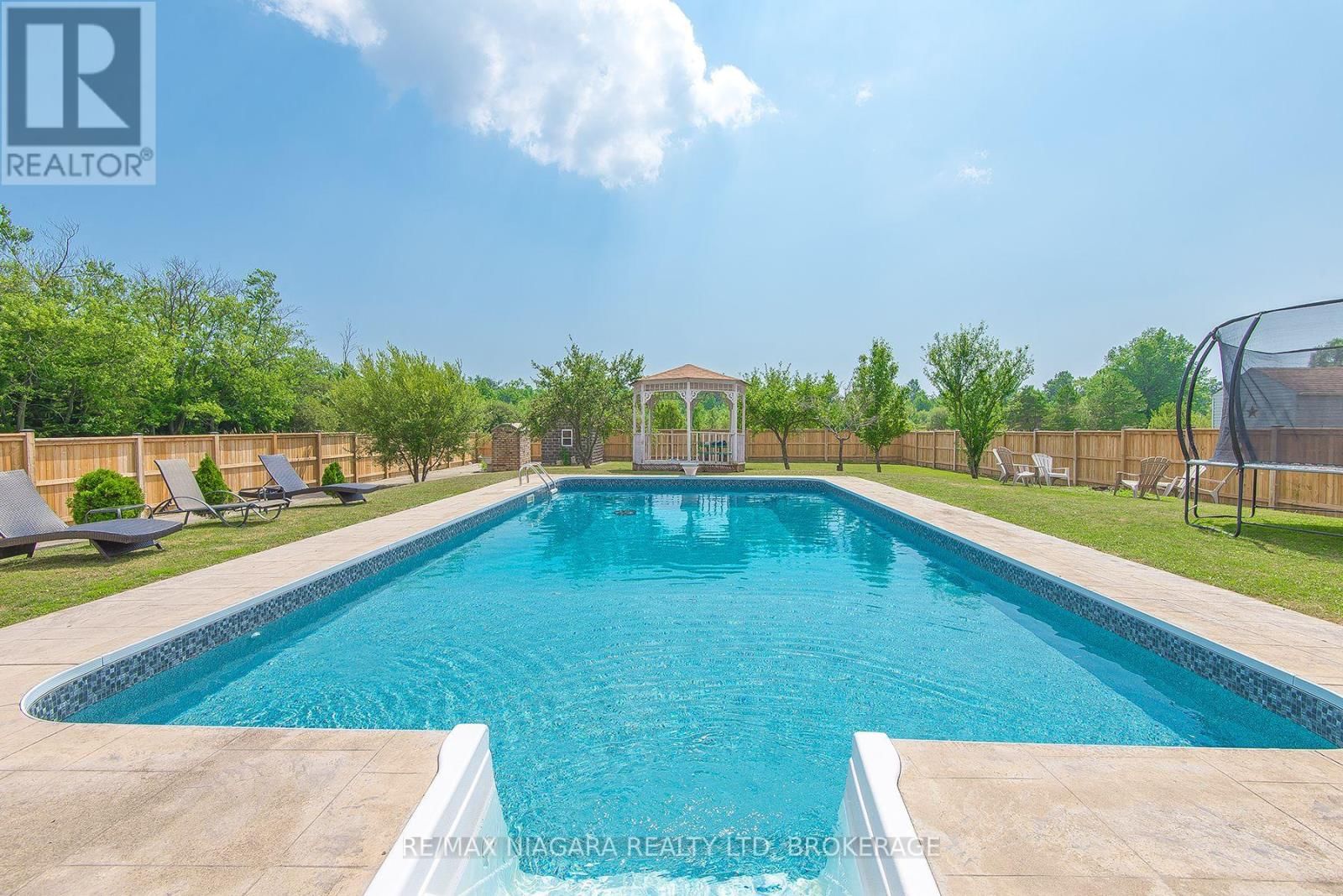 5199 SHERKSTON ROAD Image 9