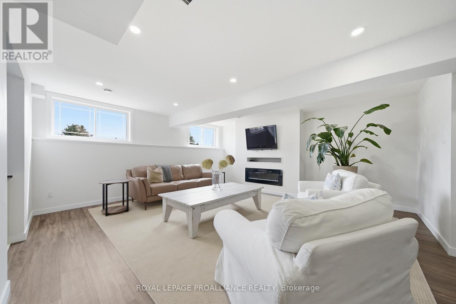 42 WINDWHISPER DRIVE Image 33