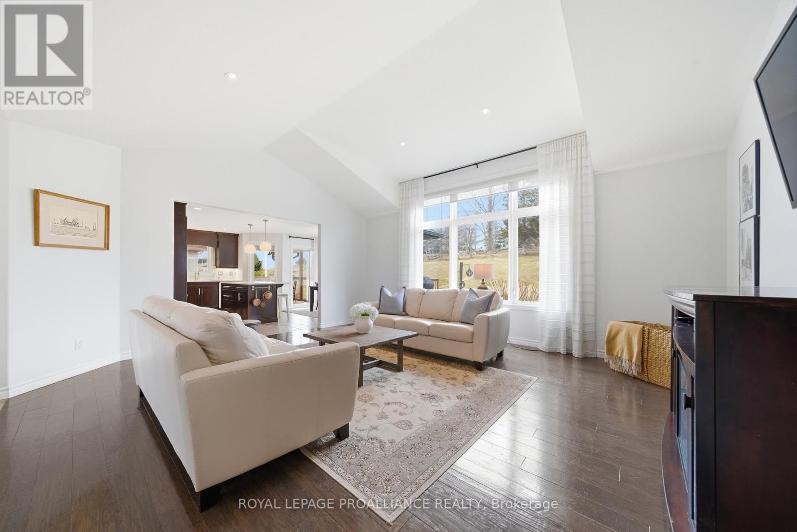 42 WINDWHISPER DRIVE Image 9