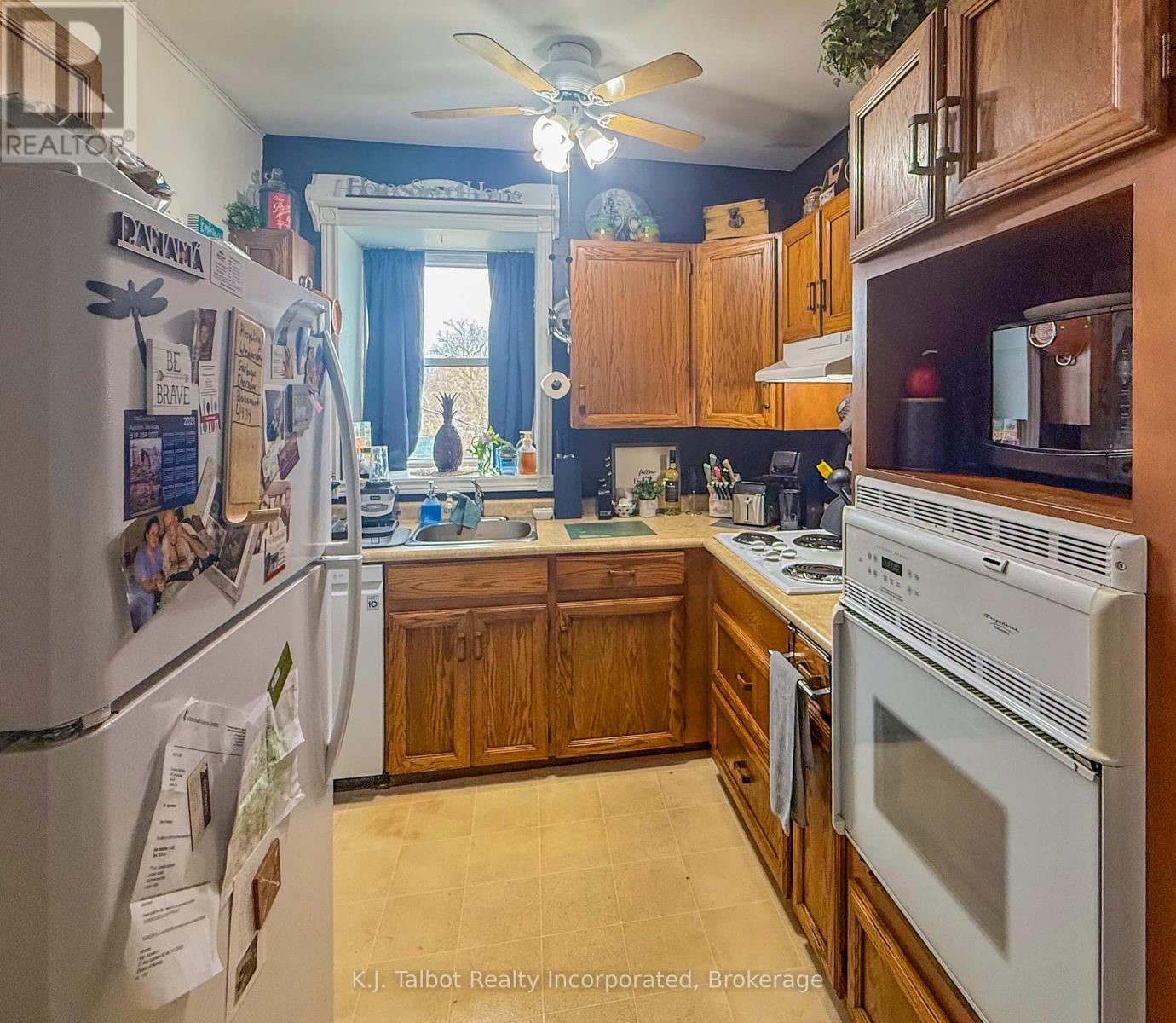 636 CAMPBELL STREET Image 16