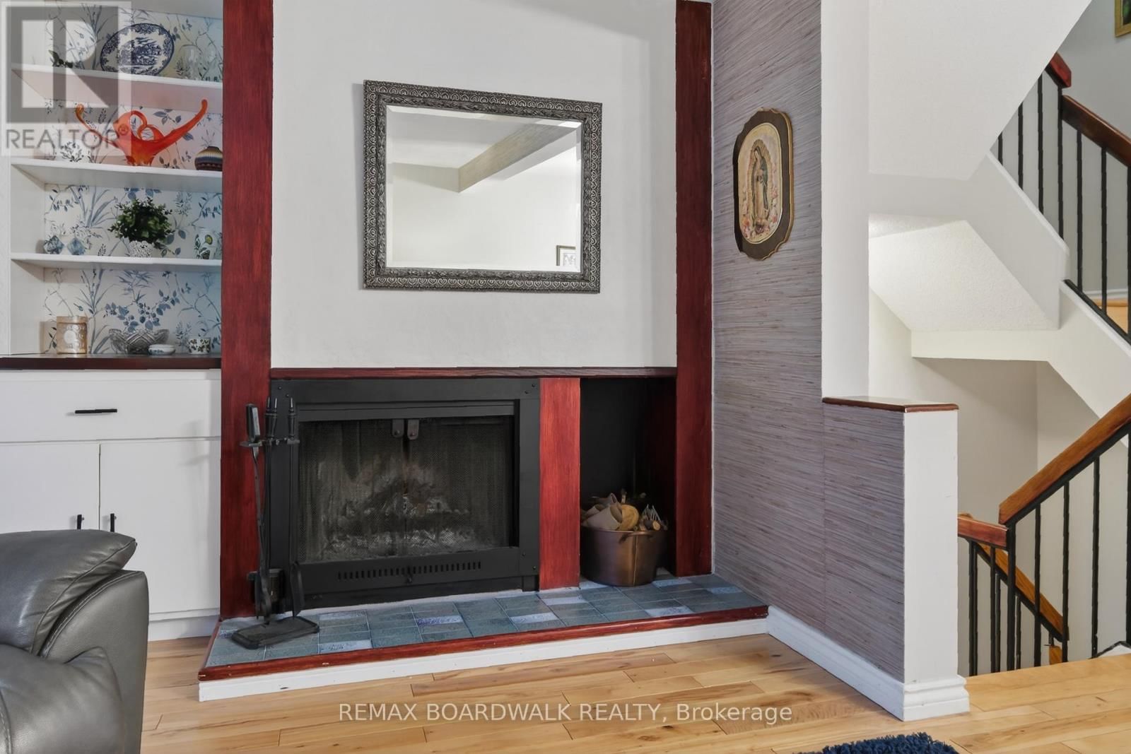 7925 JEANNE D'ARC BOULEVARD NORTH Image 12