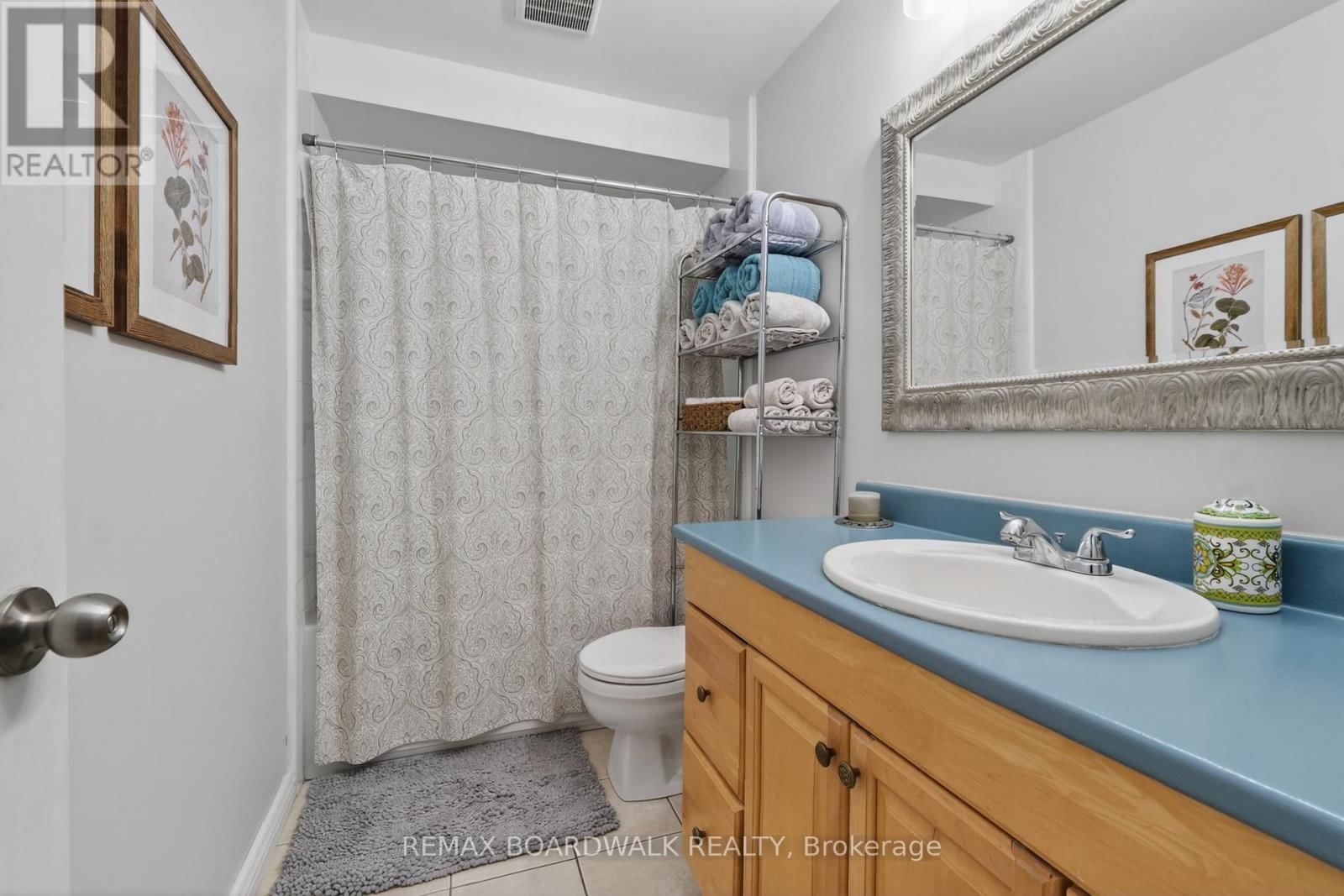 7925 JEANNE D'ARC BOULEVARD NORTH Image 24