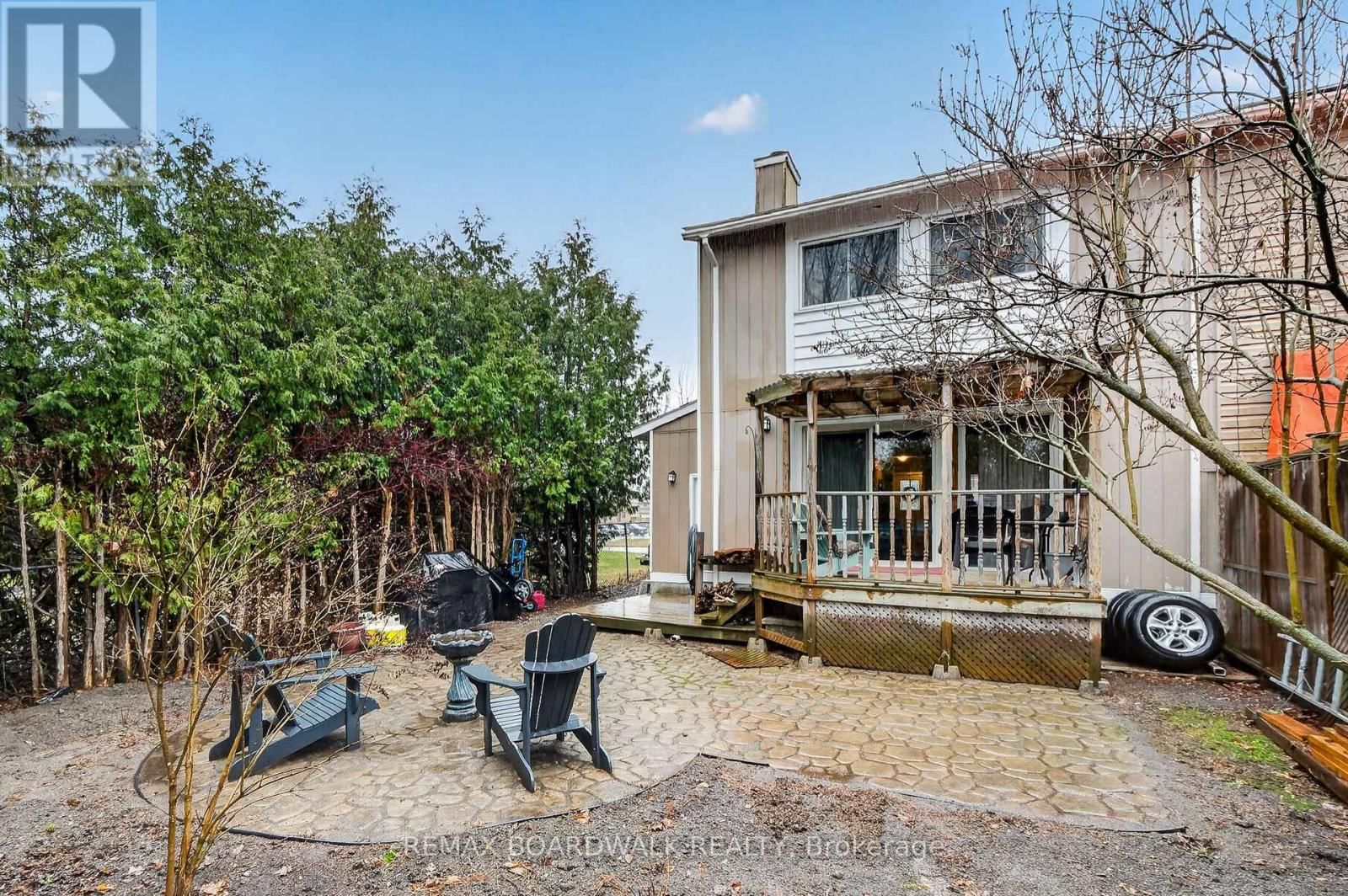 7925 JEANNE D'ARC BOULEVARD NORTH Image 35