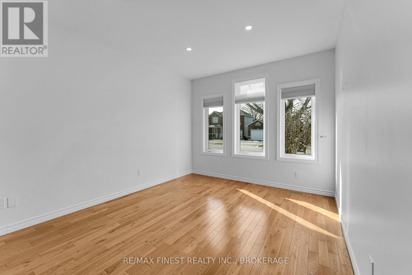 34 SCHOONER DRIVE Image 7