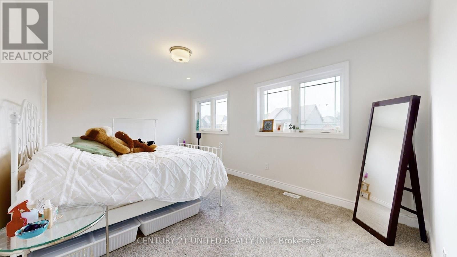 189 STRACHAN STREET Image 39