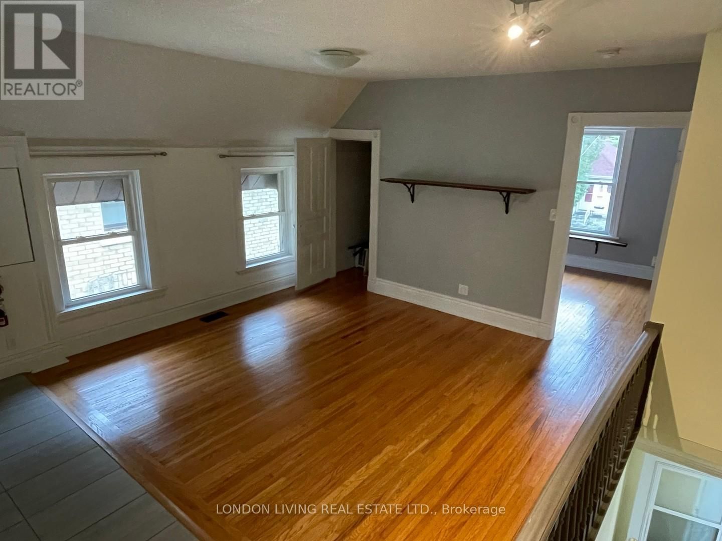 6 VICTOR STREET Image 25