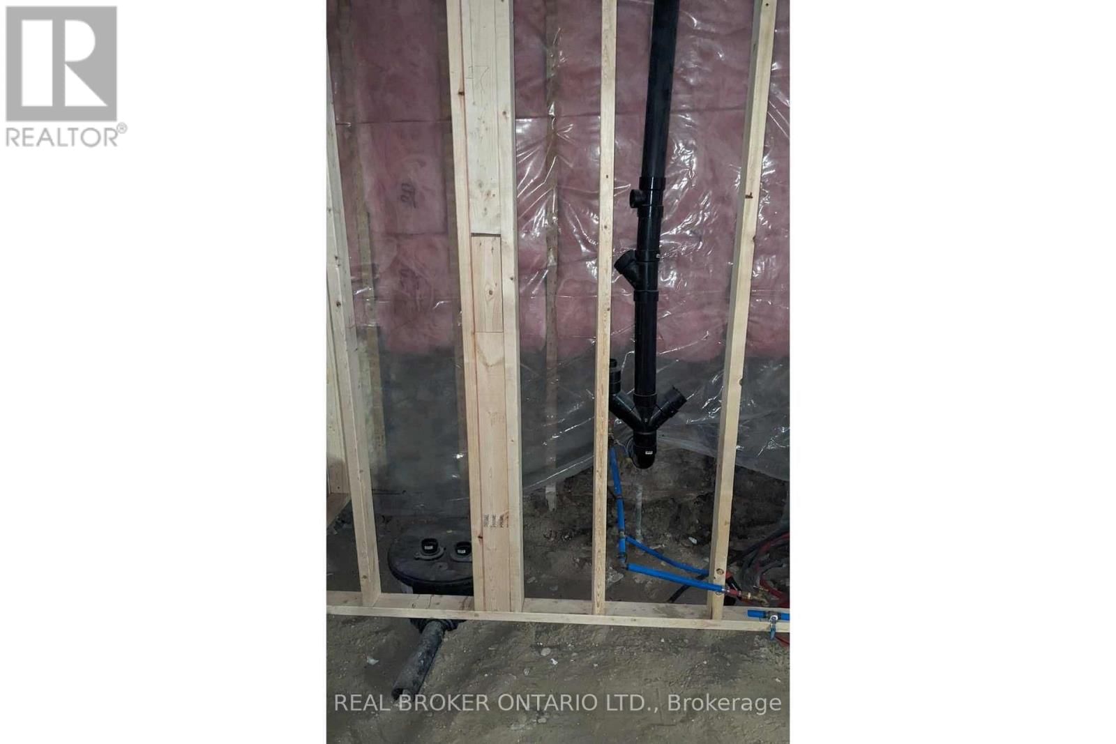 2048 ALBERT STREET SOUTH Image 11