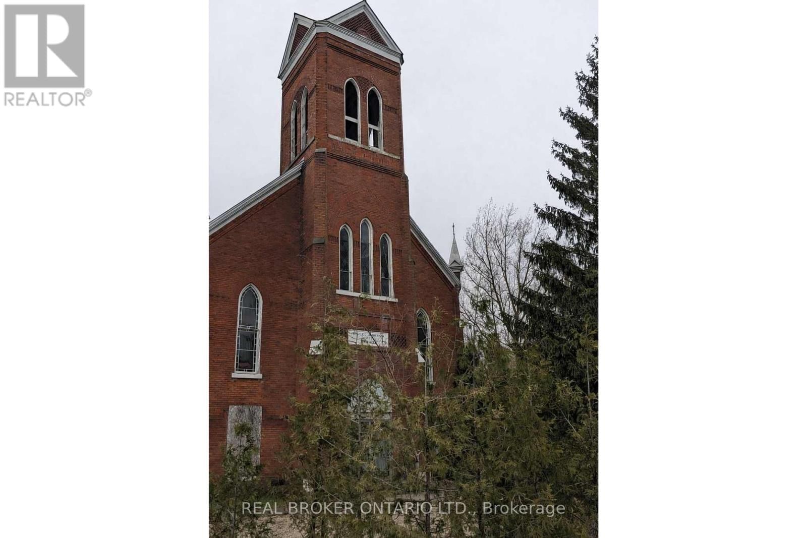 2048 ALBERT STREET SOUTH Image 2