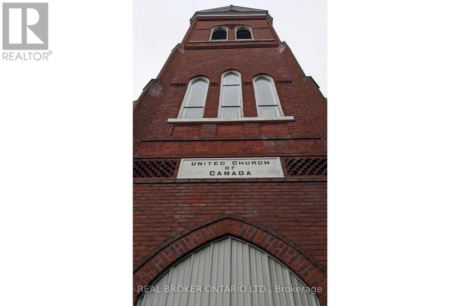 2048 ALBERT STREET SOUTH Image 3