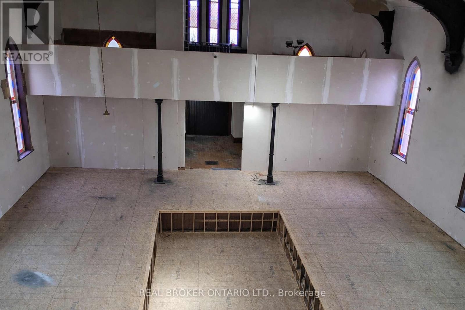 2048 ALBERT STREET SOUTH Image 7