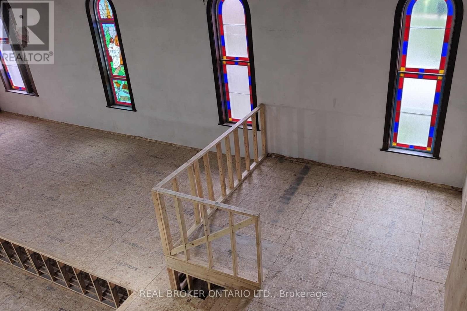 2048 ALBERT STREET SOUTH Image 8