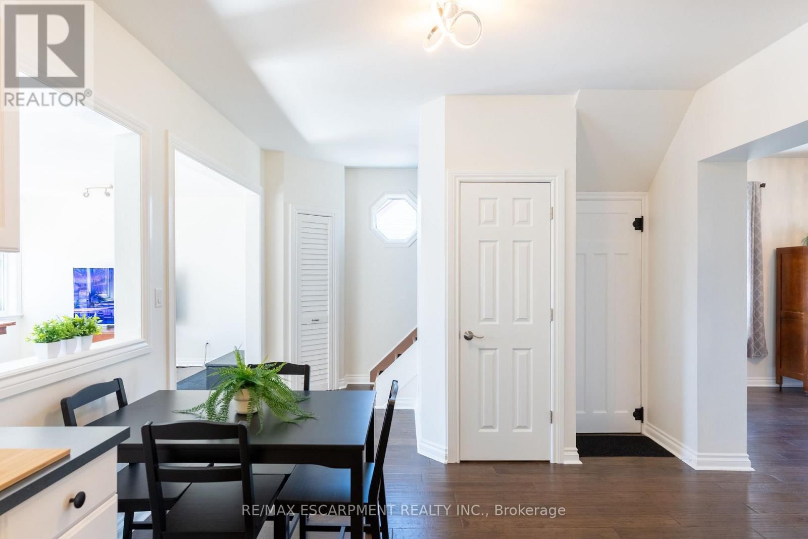 621 ROSSEAU ROAD Image 12