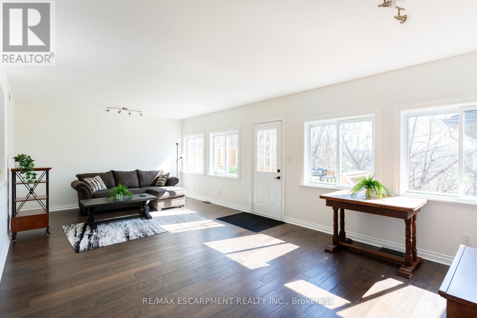 621 ROSSEAU ROAD Image 15