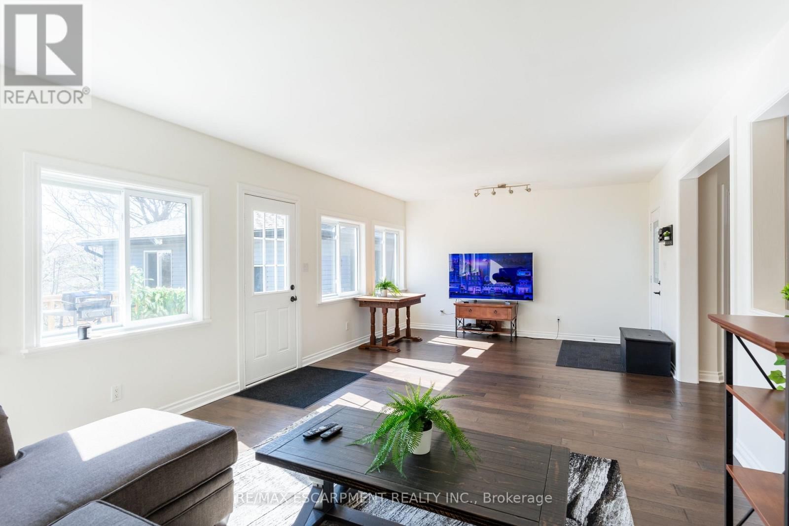 621 ROSSEAU ROAD Image 16