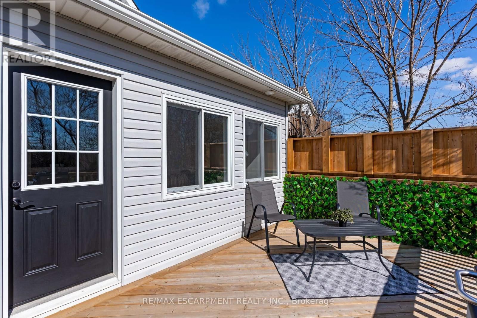 621 ROSSEAU ROAD Image 17