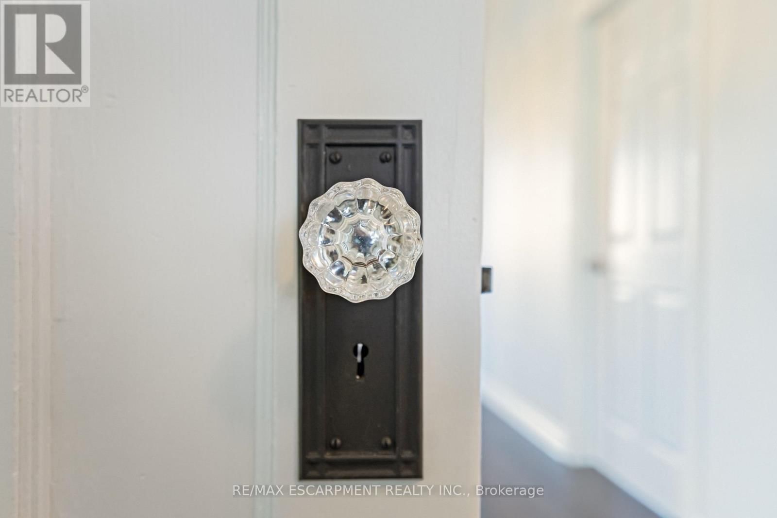 621 ROSSEAU ROAD Image 21