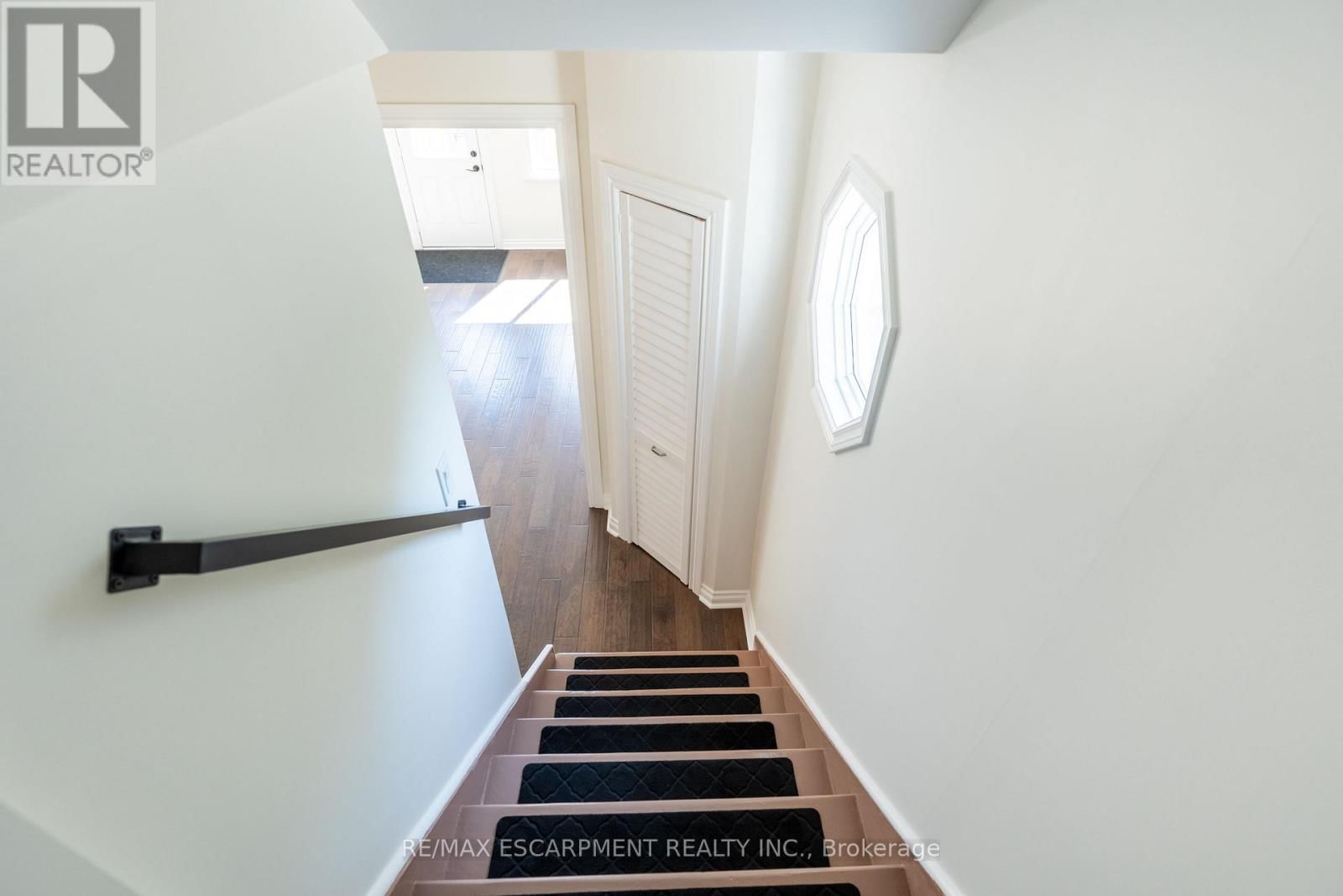 621 ROSSEAU ROAD Image 22