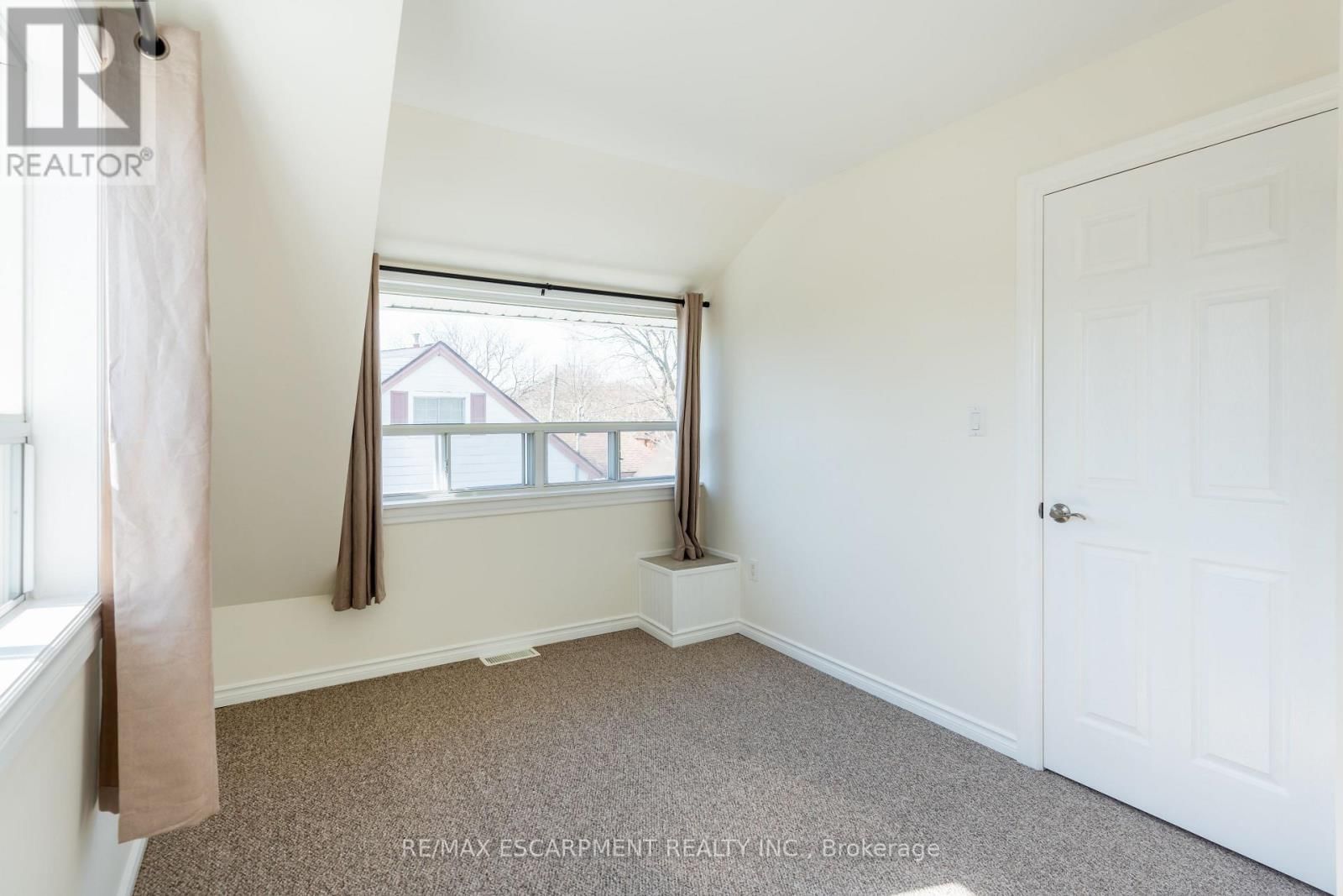 621 ROSSEAU ROAD Image 26