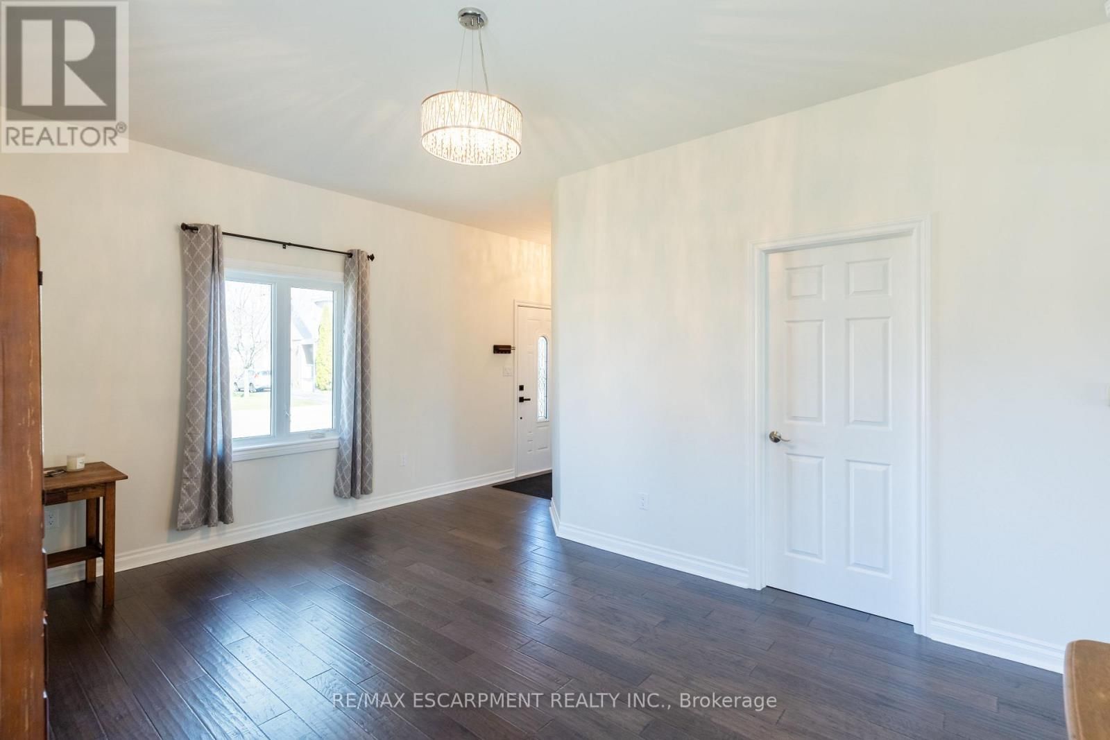 621 ROSSEAU ROAD Image 6