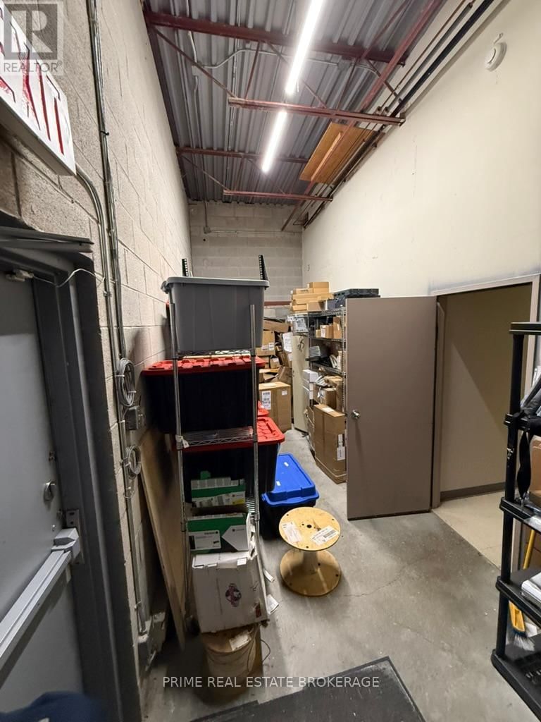 Unit 4 - 647 WILTON GROVE Image 14