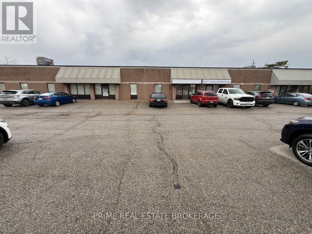 Unit 4 - 647 WILTON GROVE Image 2