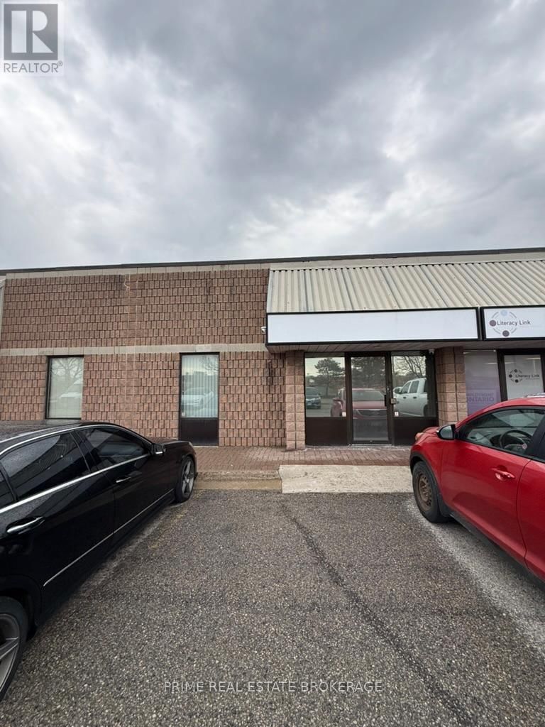 Unit 4 - 647 WILTON GROVE Image 3