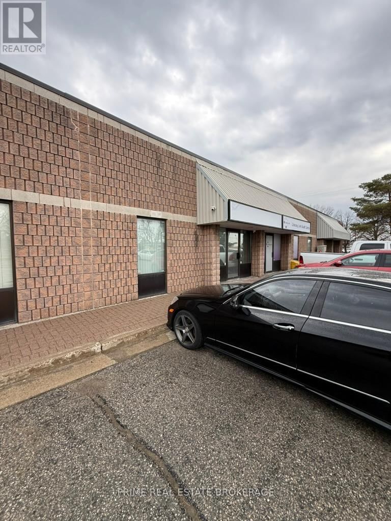 Unit 4 - 647 WILTON GROVE Image 4