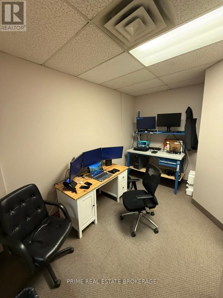 Unit 4 - 647 WILTON GROVE Image 6