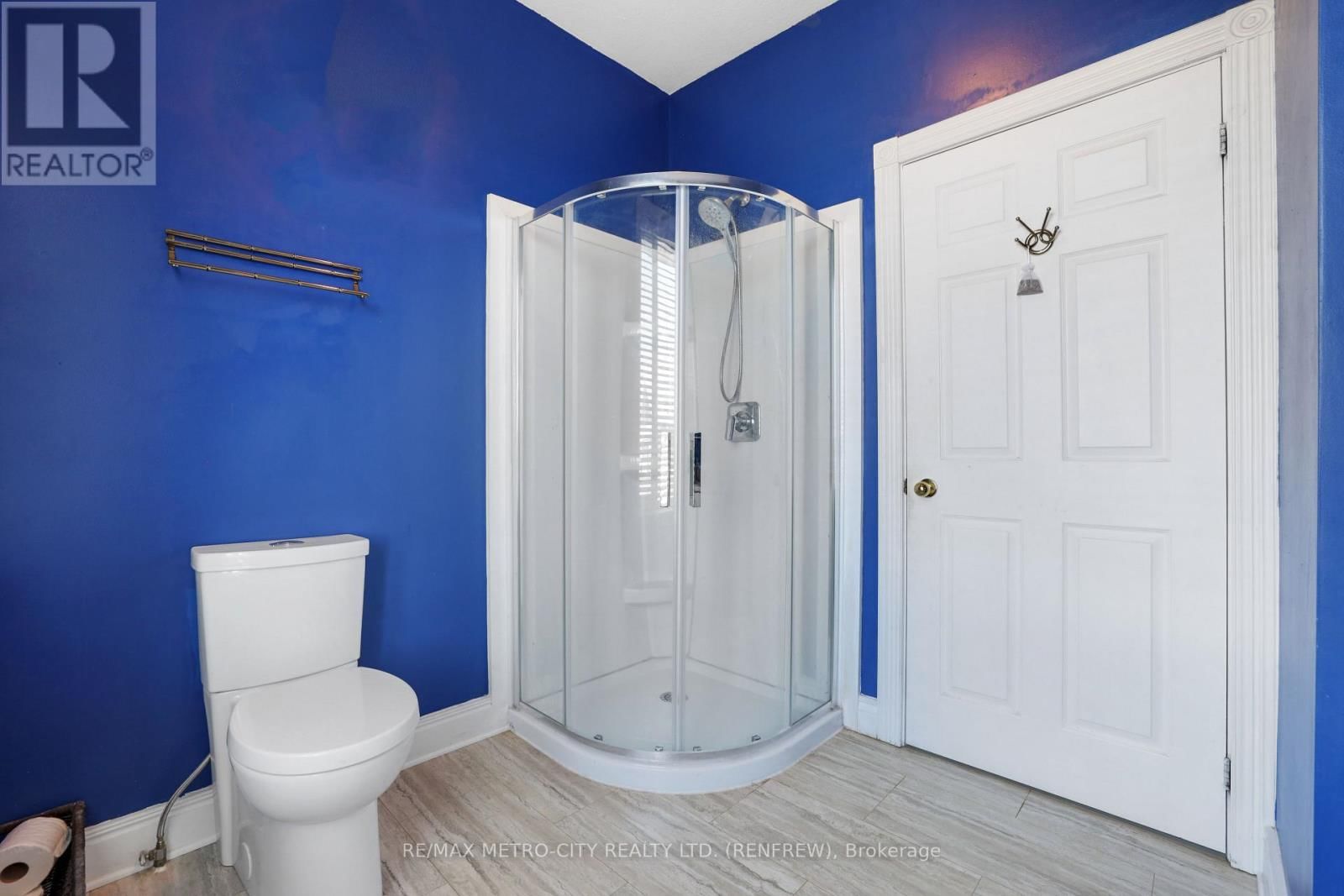 704 CLIFFORD SIDE ROAD Image 13