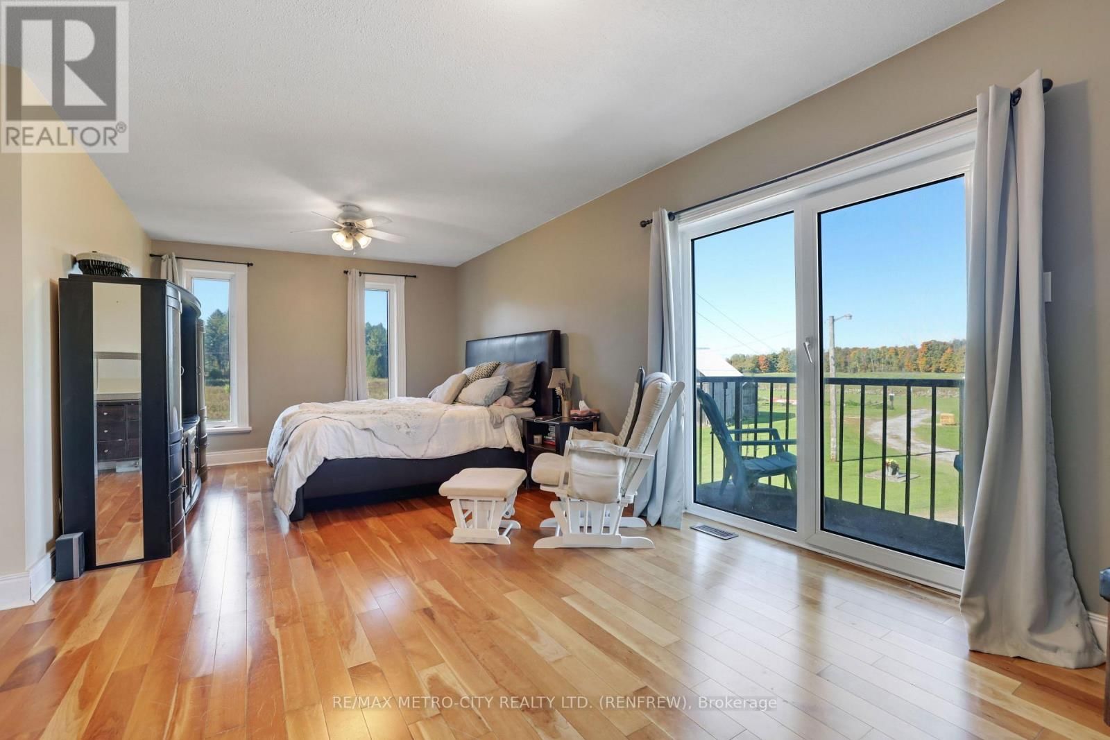 704 CLIFFORD SIDE ROAD Image 14