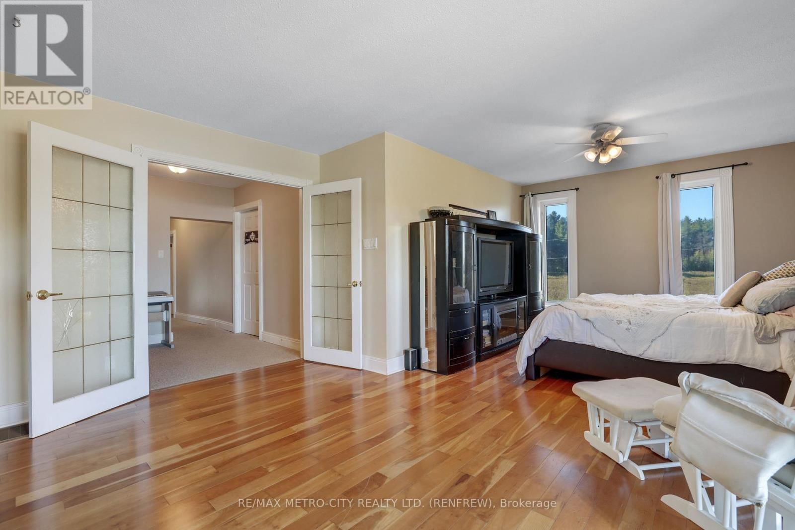 704 CLIFFORD SIDE ROAD Image 15