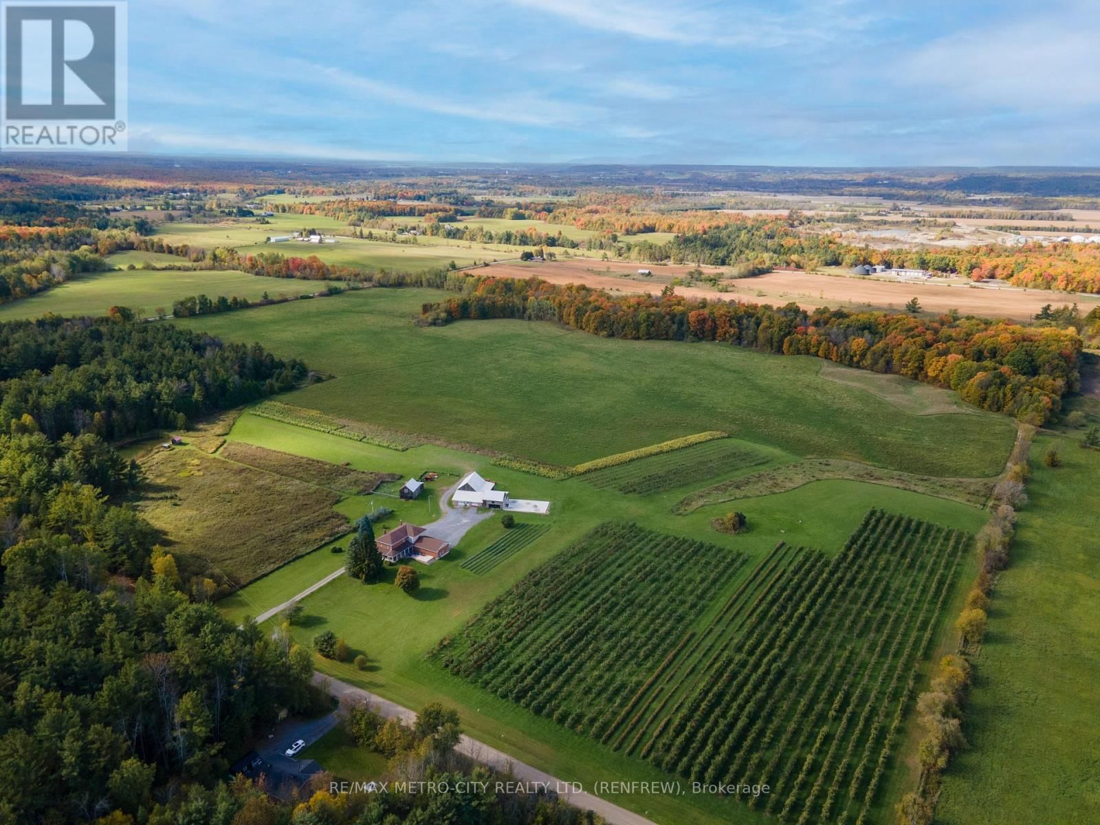 704 CLIFFORD SIDE ROAD Image 38