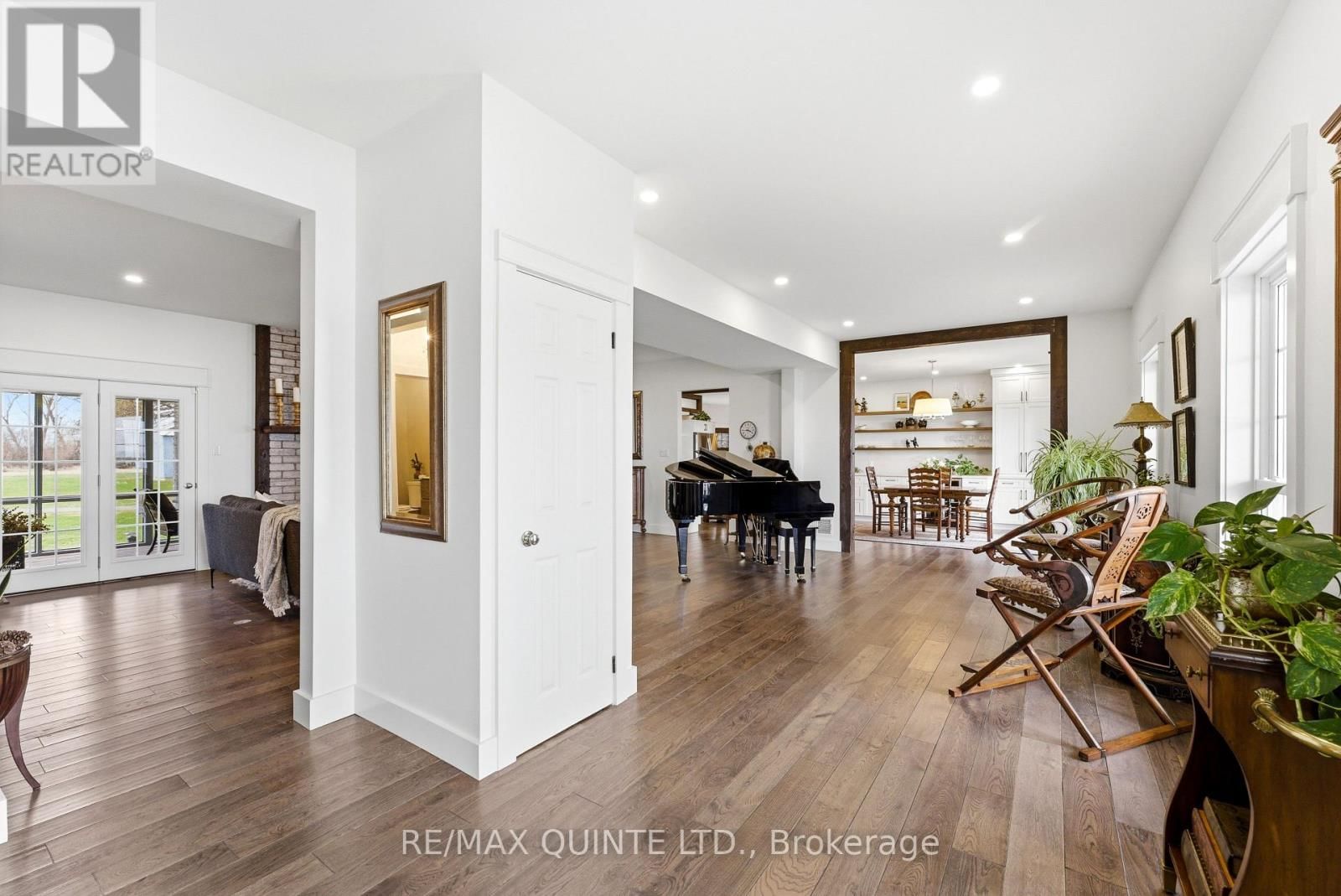 4698 COUNTY ROAD 8 Image 21