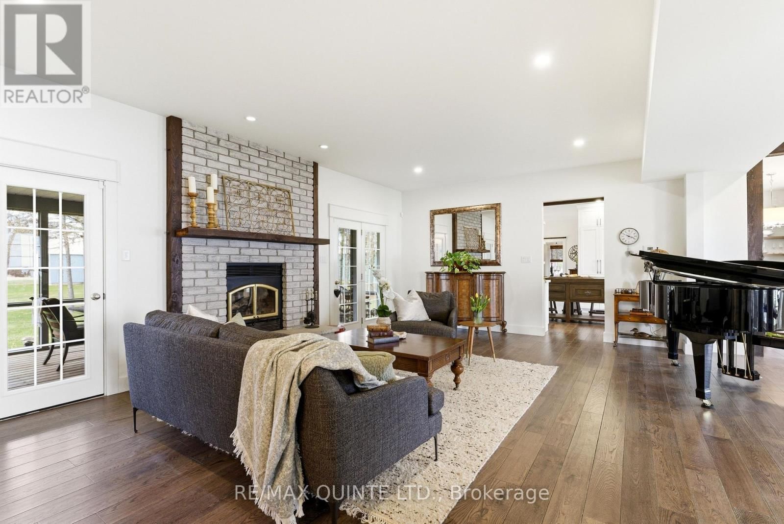 4698 COUNTY ROAD 8 Image 22