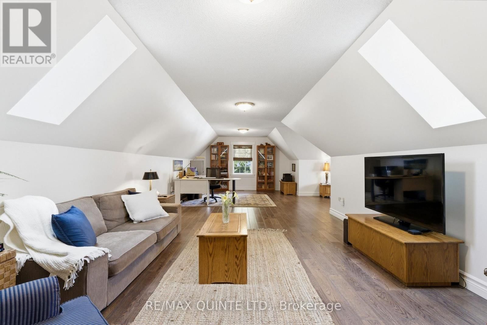 4698 COUNTY ROAD 8 Image 40