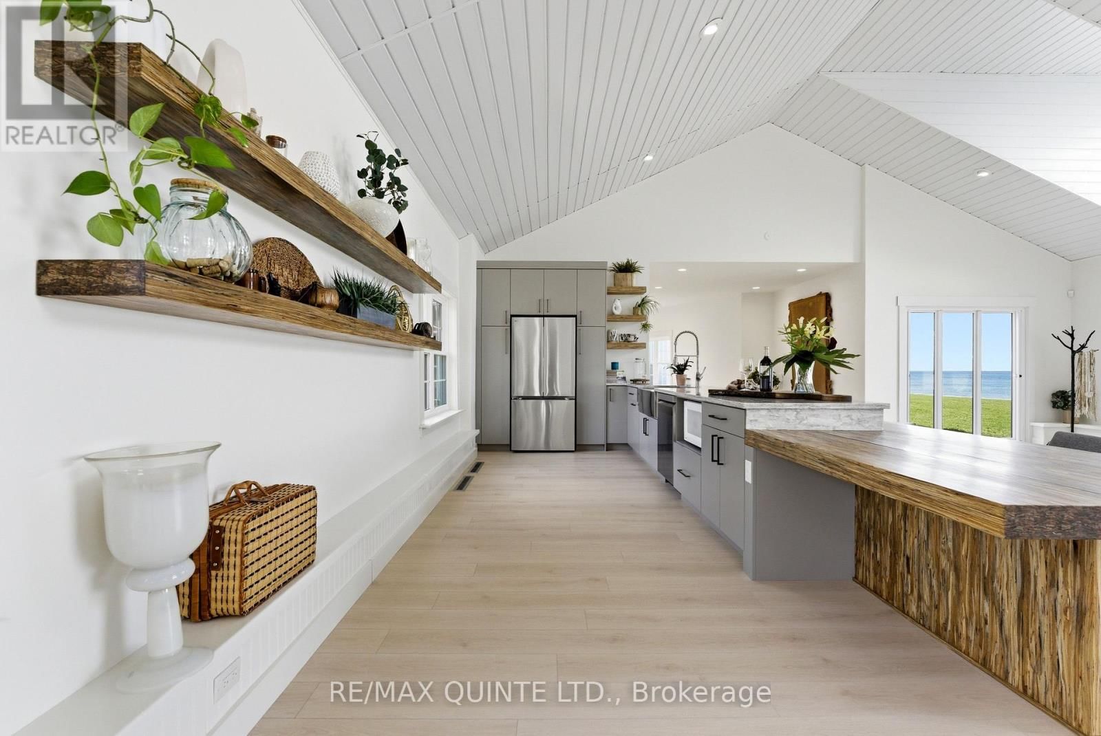 4698 COUNTY ROAD 8 Image 47