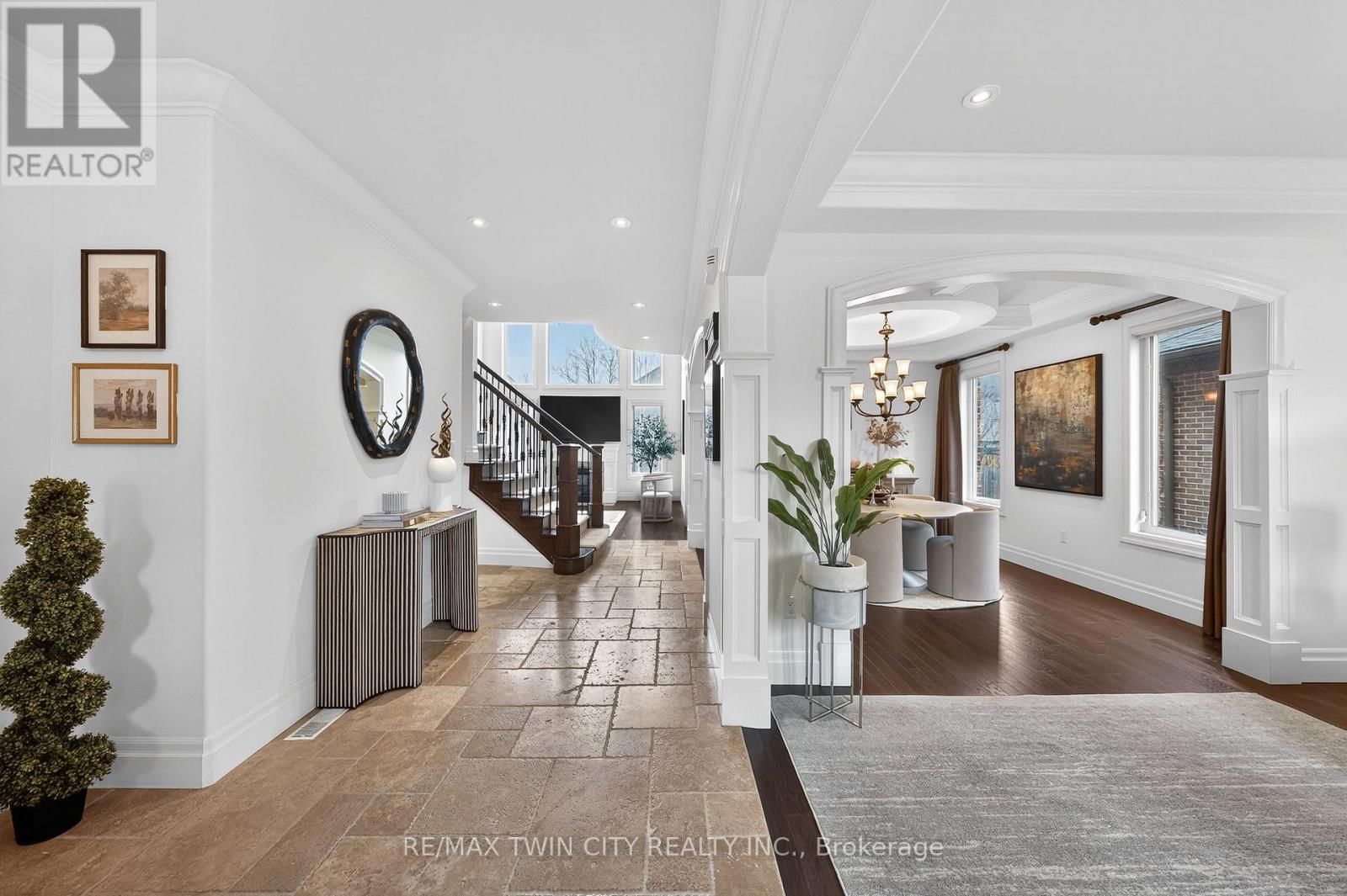 325 DEERFOOT TRAIL Image 11