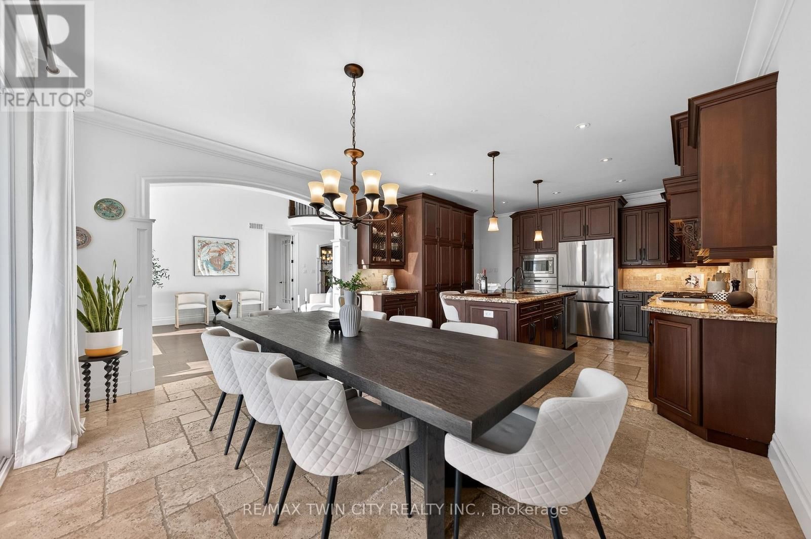 325 DEERFOOT TRAIL Image 16