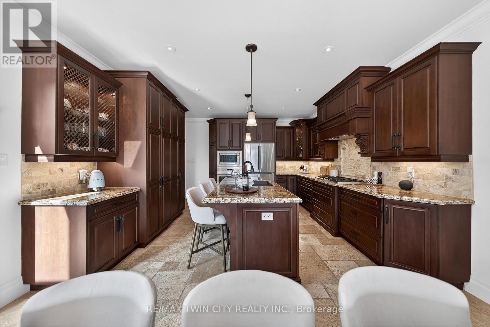 325 DEERFOOT TRAIL Image 17