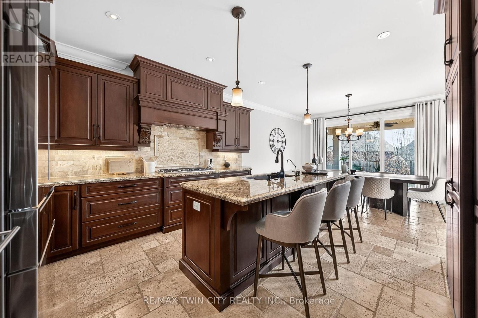 325 DEERFOOT TRAIL Image 20