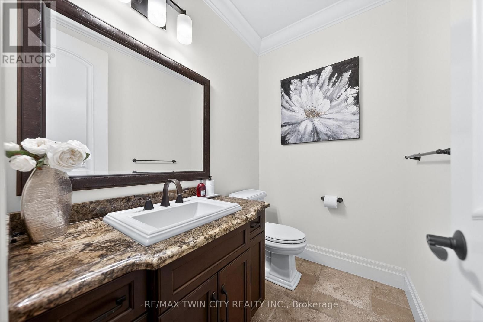 325 DEERFOOT TRAIL Image 23