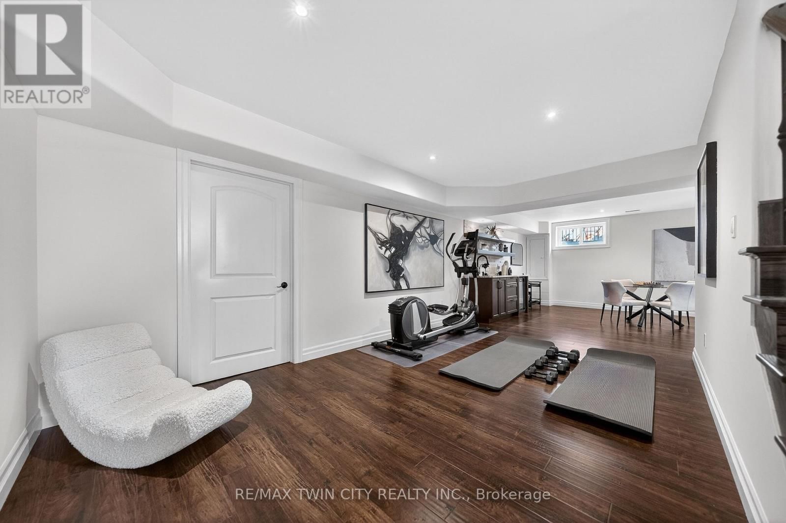 325 DEERFOOT TRAIL Image 35