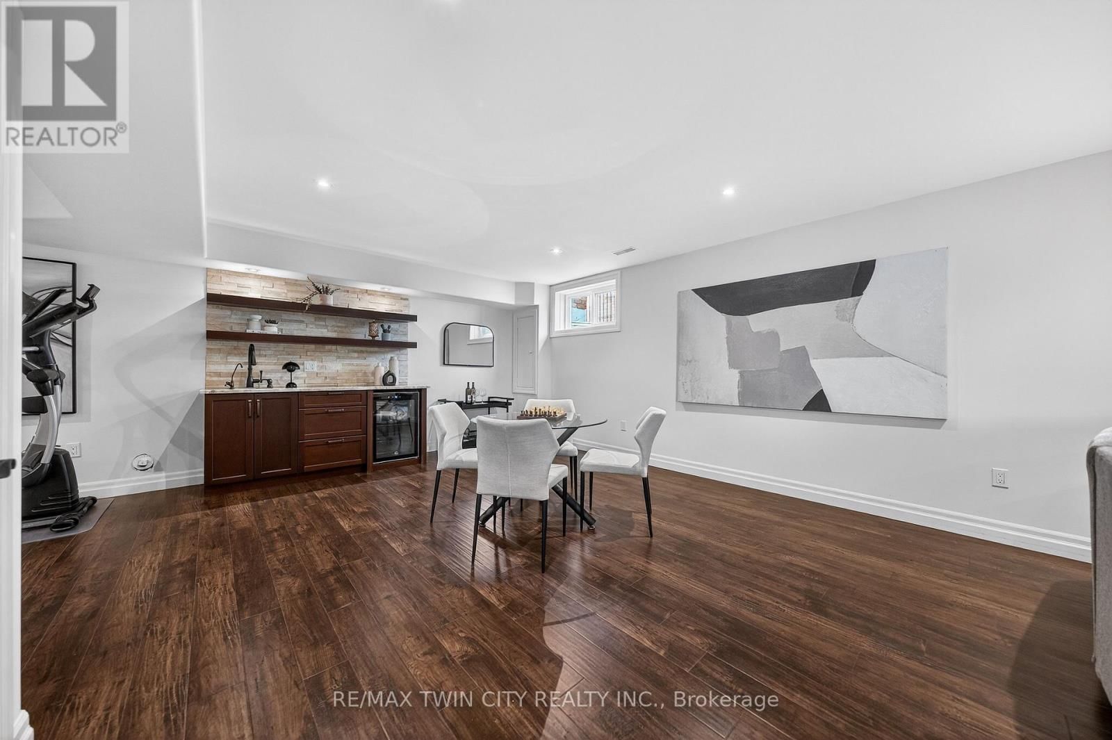 325 DEERFOOT TRAIL Image 36