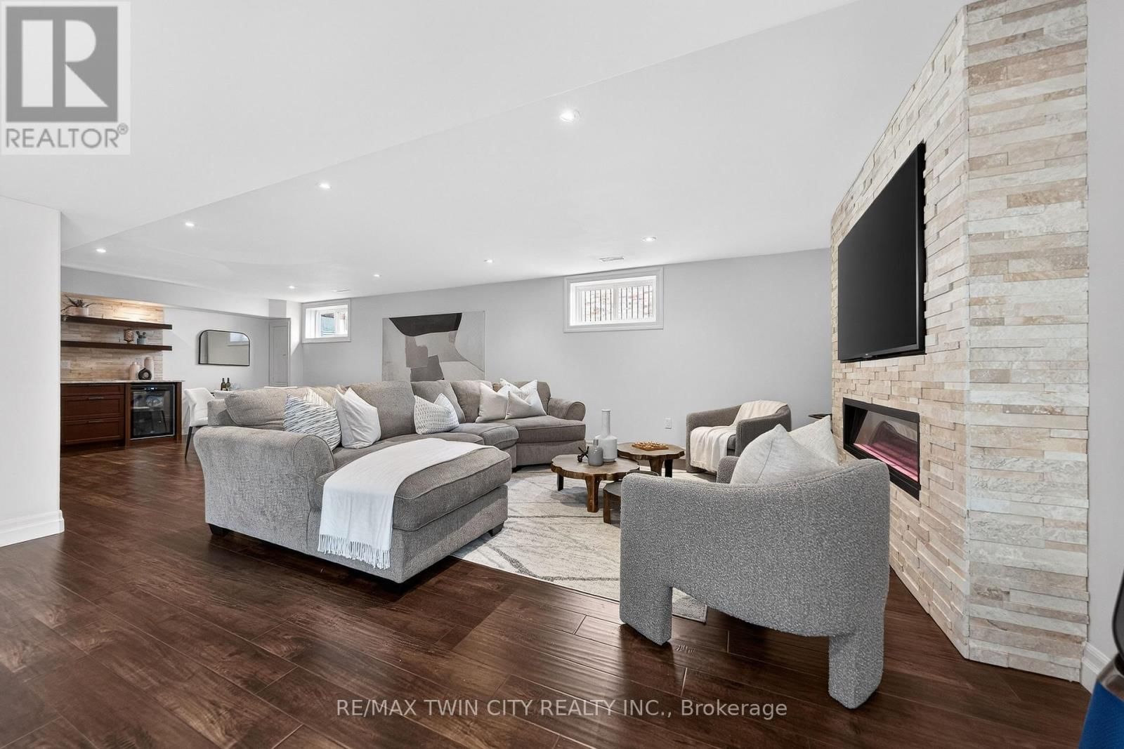 325 DEERFOOT TRAIL Image 39